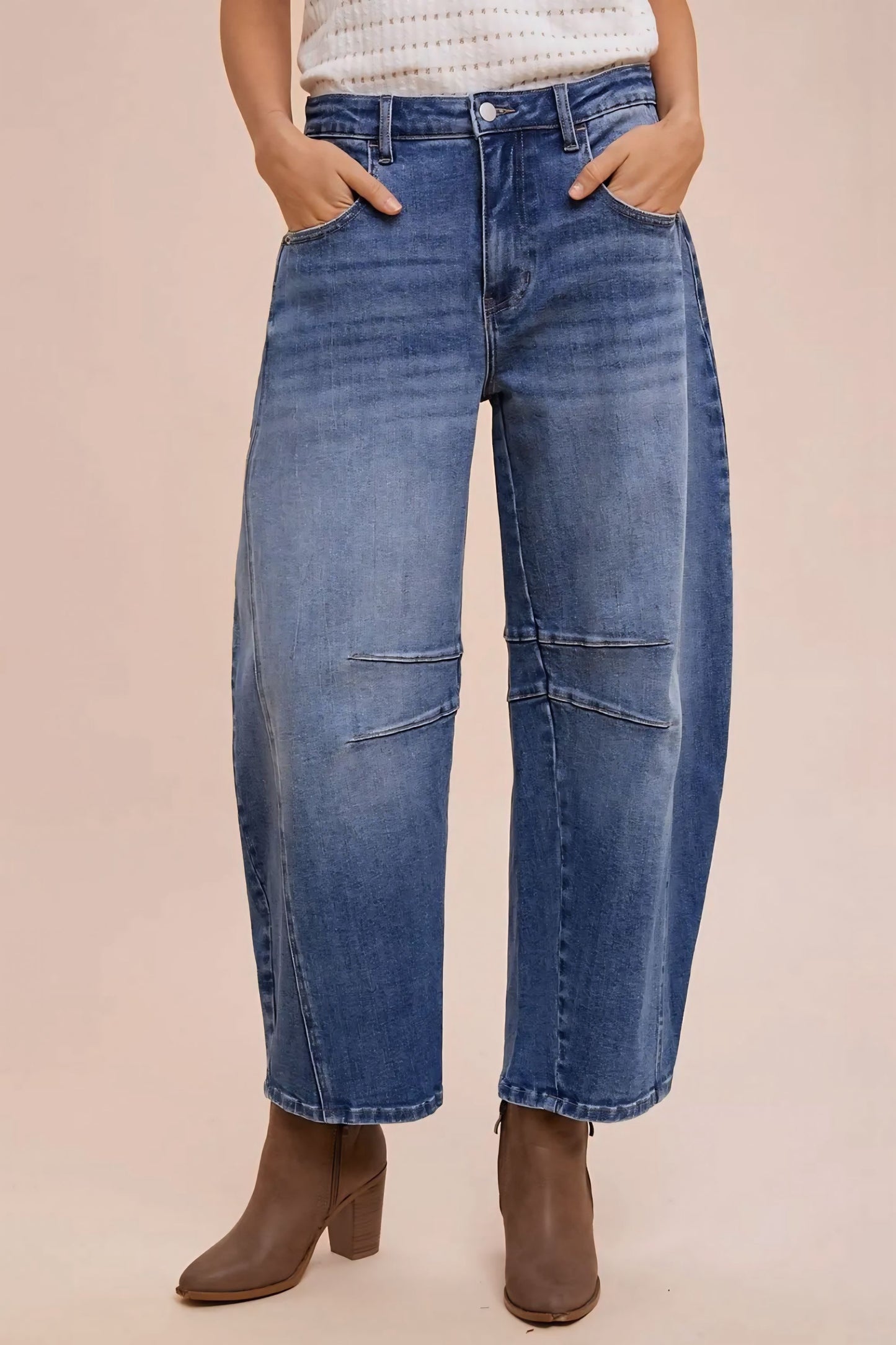 Mid Rise Barrel Leg Jeans with Pockets