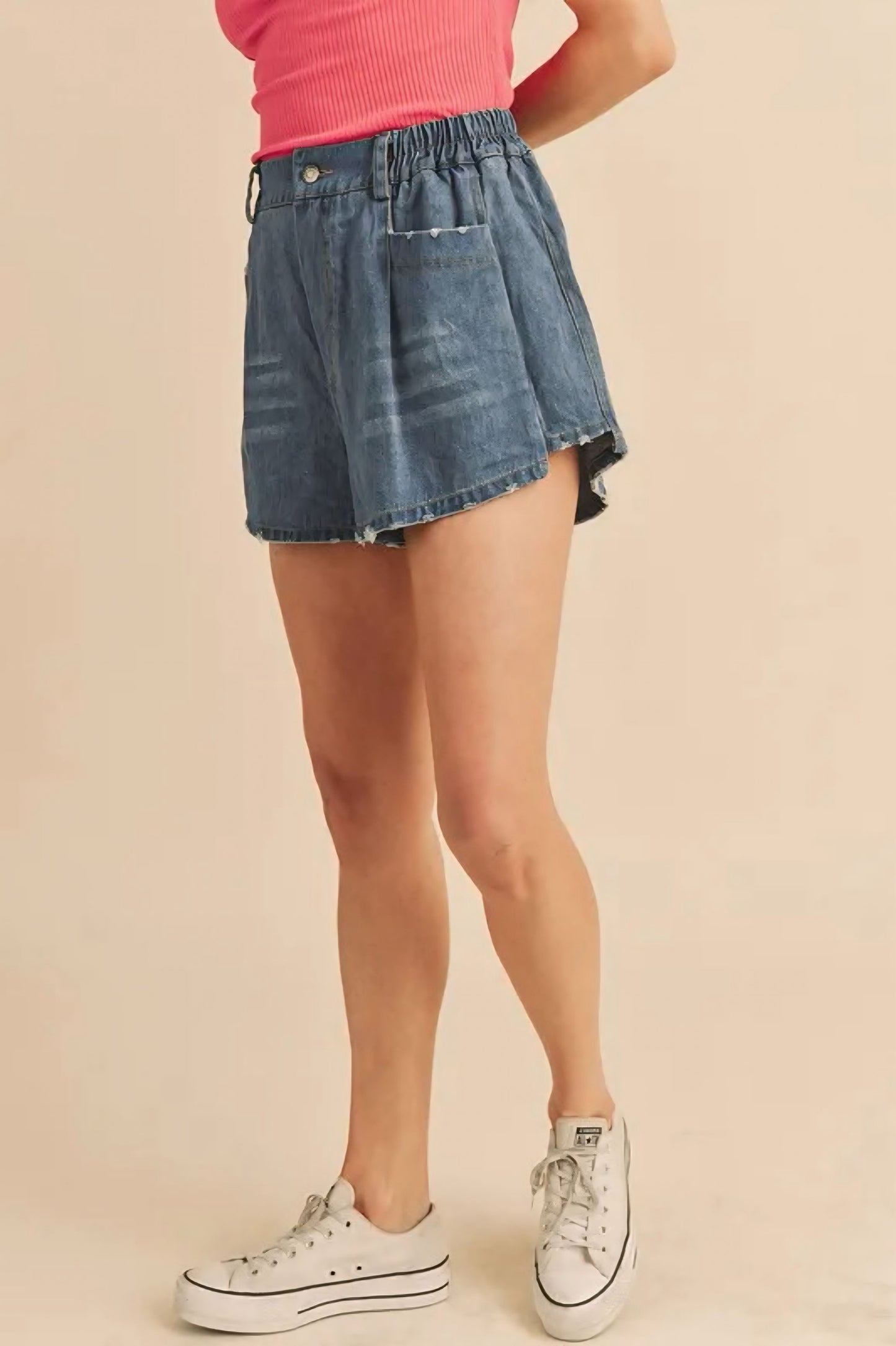 Frayed Hem Elastic Waist Denim Shorts